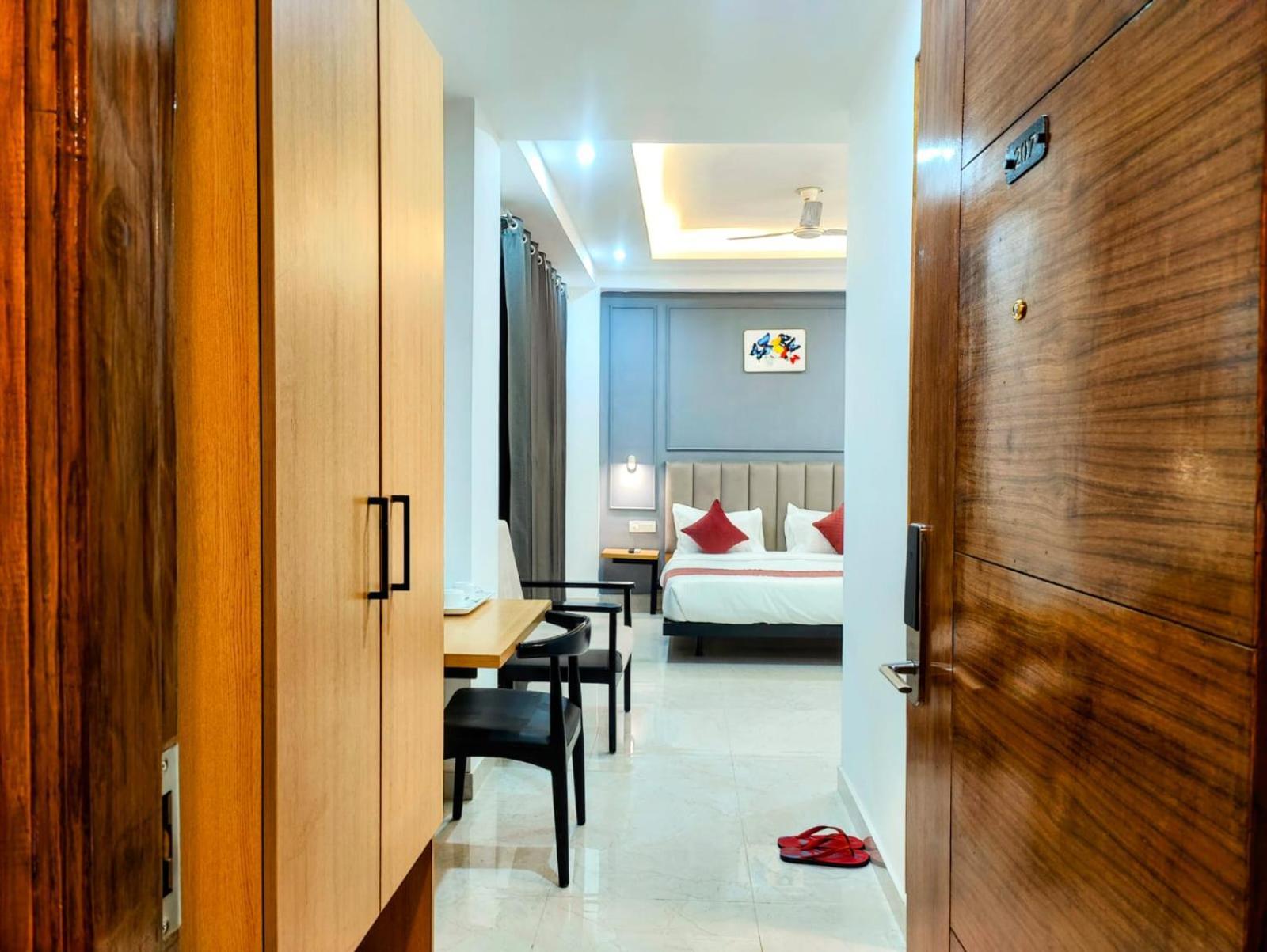Hotel Mavens House Artemis Hospital Road Gurgaon Exterior photo