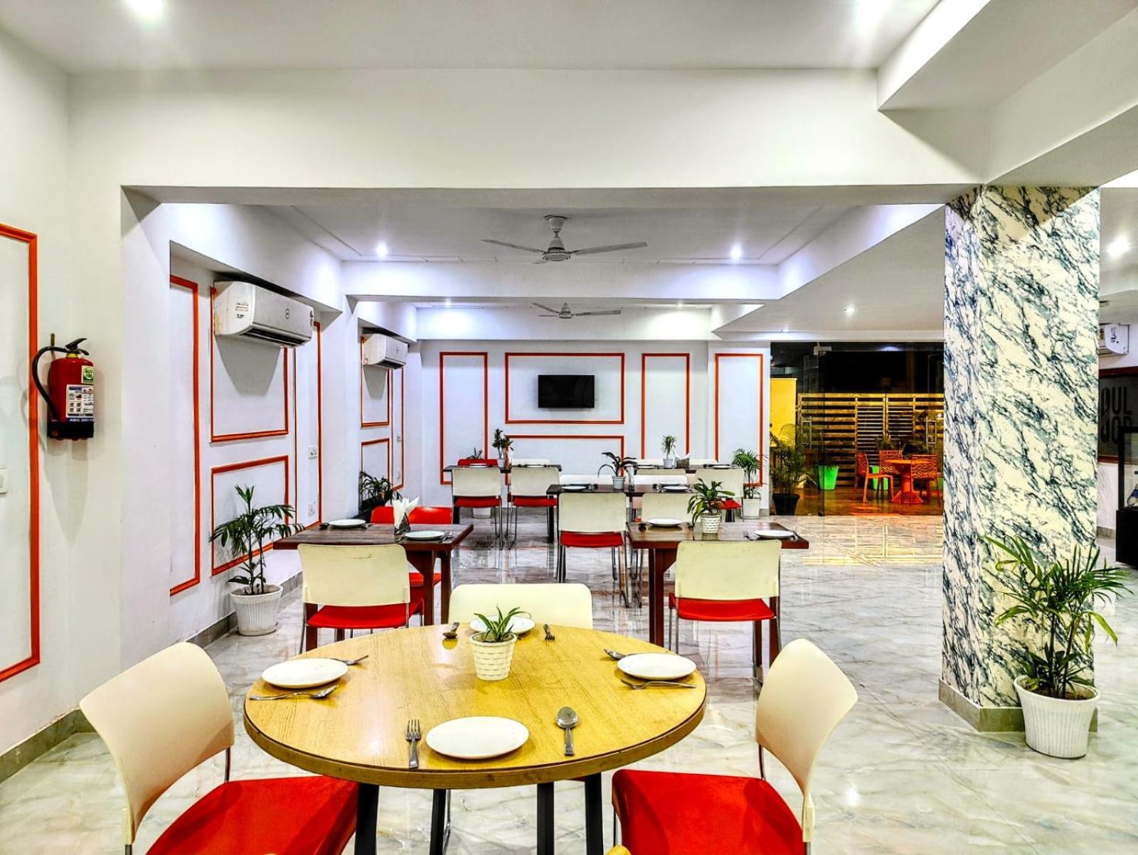 Hotel Mavens House Artemis Hospital Road Gurgaon Exterior photo