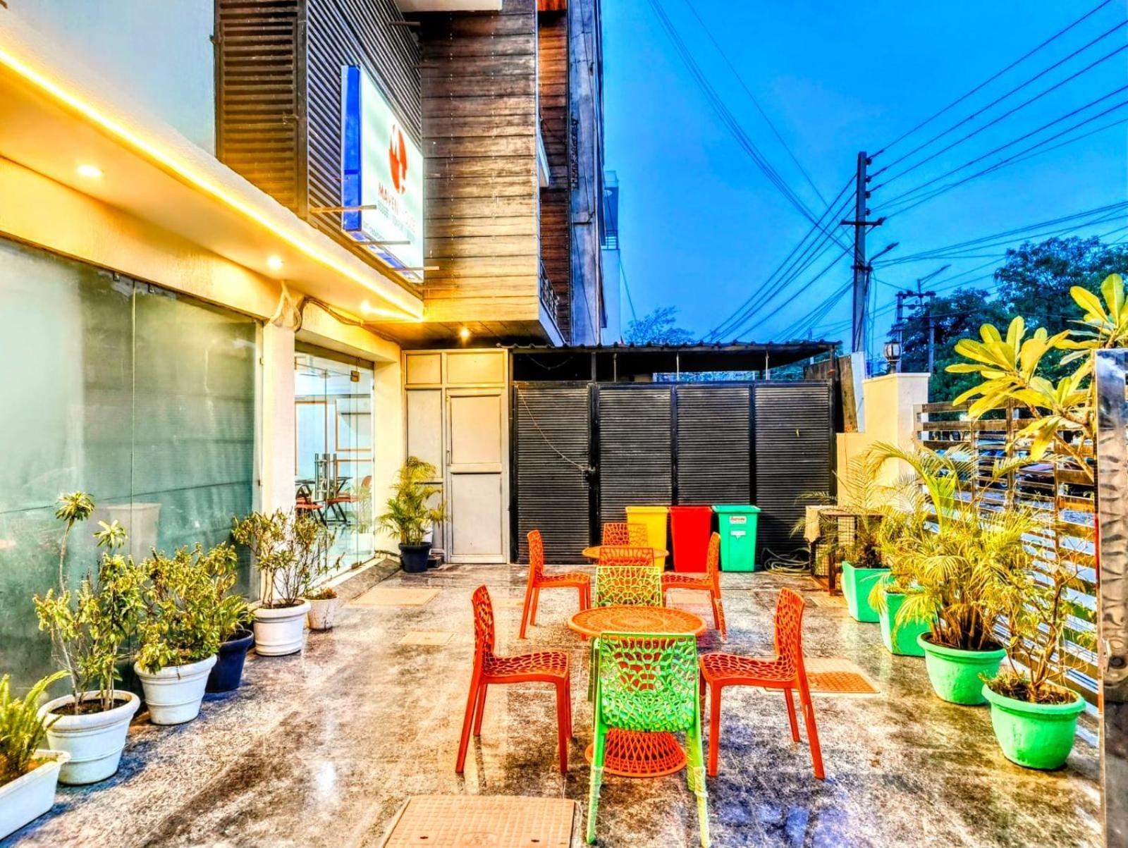Hotel Mavens House Artemis Hospital Road Gurgaon Exterior photo