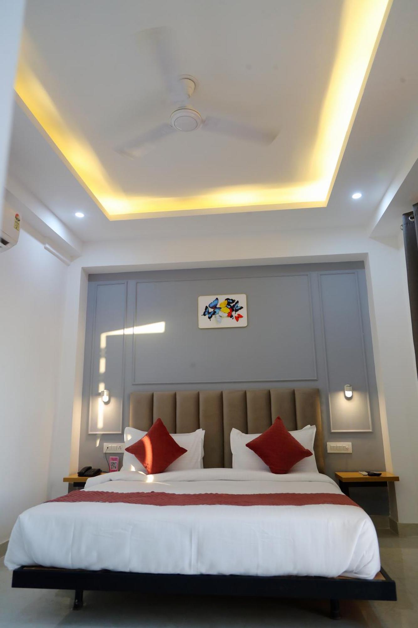 Hotel Mavens House Artemis Hospital Road Gurgaon Exterior photo